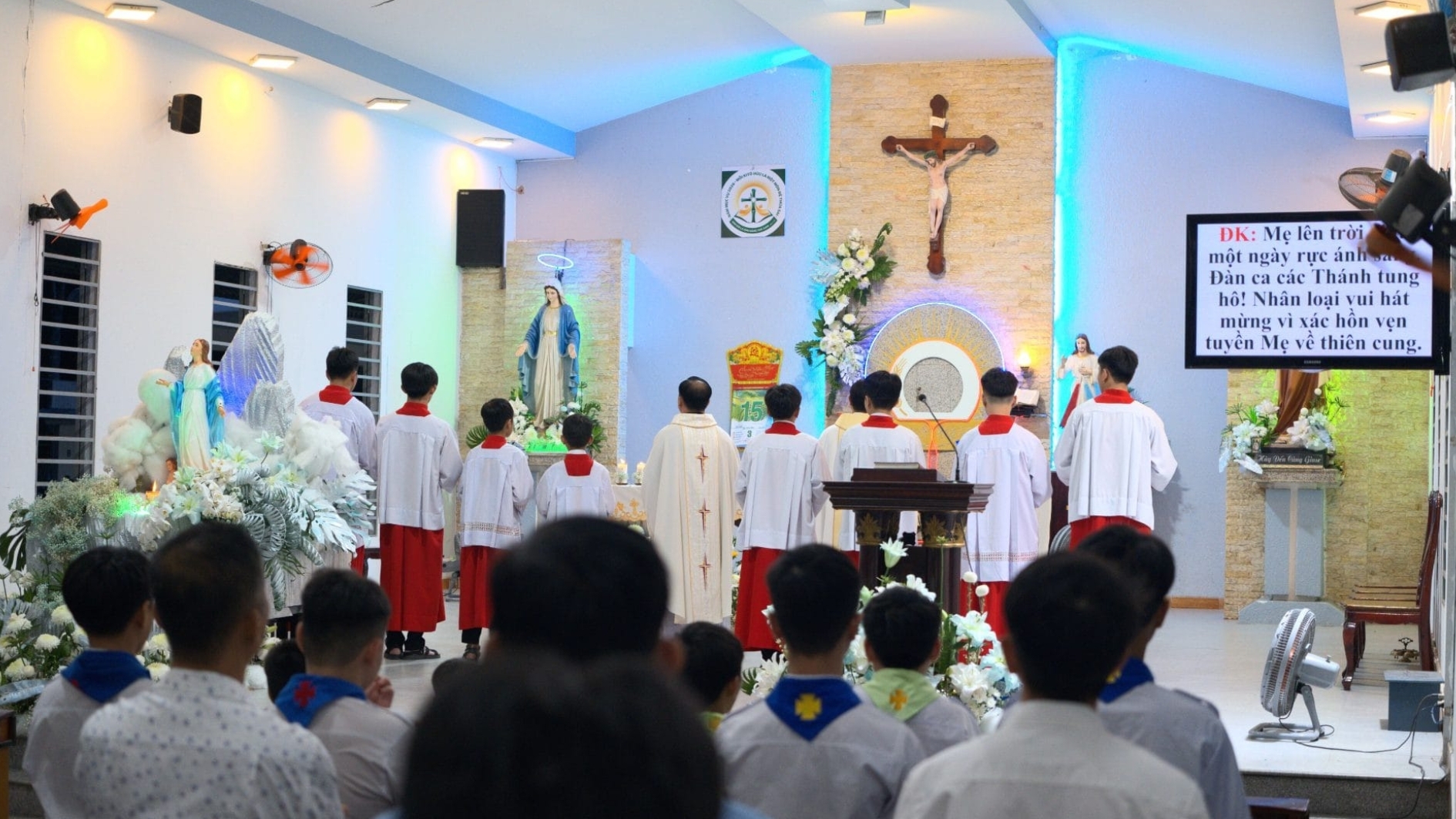 Giáo xứ Tân Lập mừng lễ bổn mạng Đức Maria hồn xác lên trời