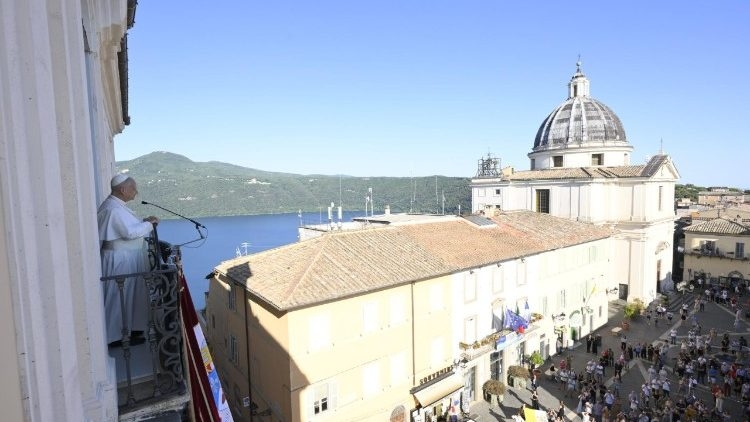 Đức Thánh Cha bắt đầu thời gian nghỉ hè tại Castel Gandolfo