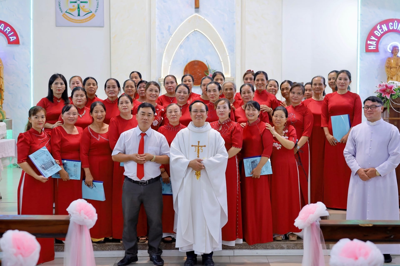 Mừng kính trọng thể lễ Đức Mẹ Mân Côi mừng quan thầy Giới Hiền mẫu giáo điểm Tam Lập - Phước Thành