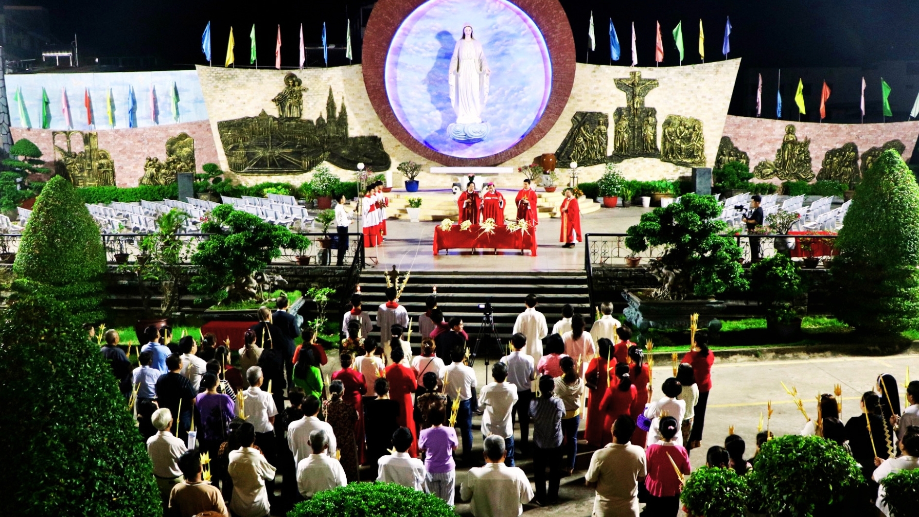 Giáo xứ Chánh Toà Phú Cường cử hành Thánh lễ Chúa nhật Lễ Lá