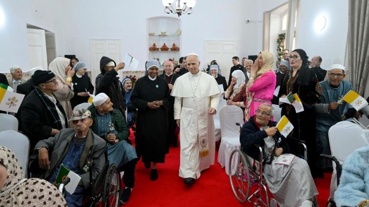 [Tông du Algeria] Đức Thánh Cha thăm nhà dưỡng lão của Dòng Tiểu Muội Người Nghèo