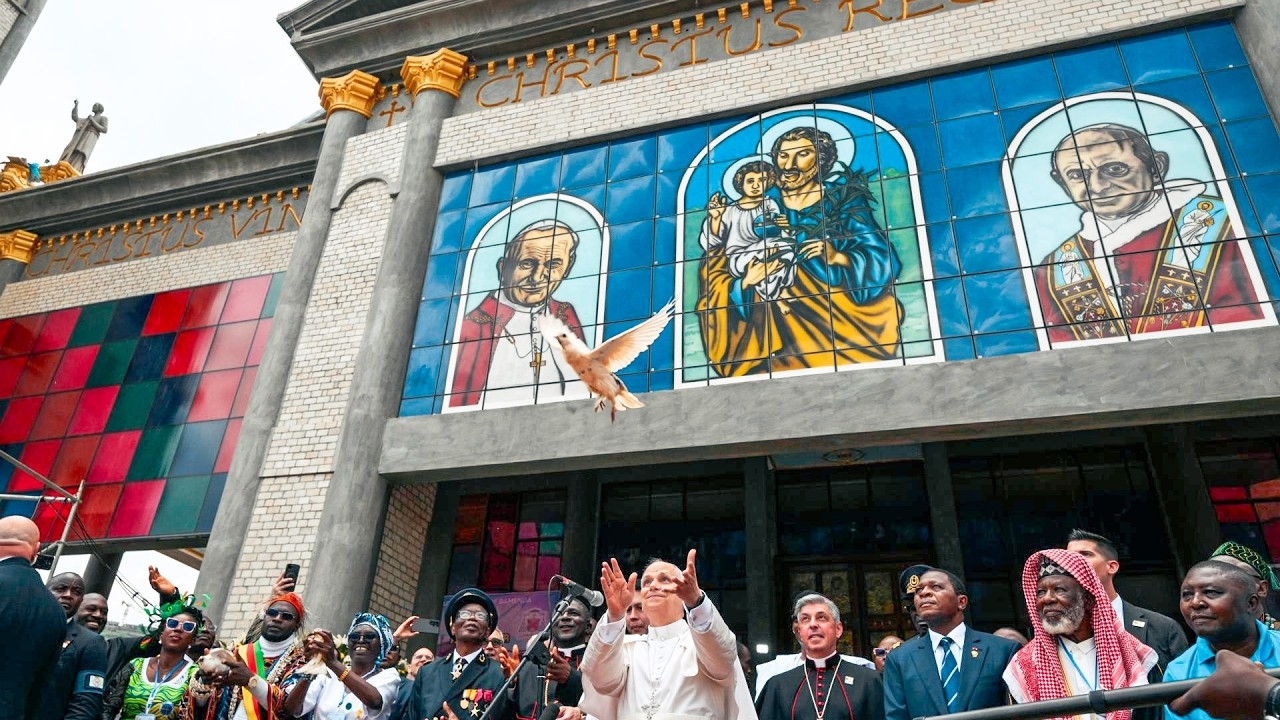 [Tông du Camerun] Đức Thánh Cha Lêô tham dự buổi gặp gỡ vì hoà bình tại Bamenda