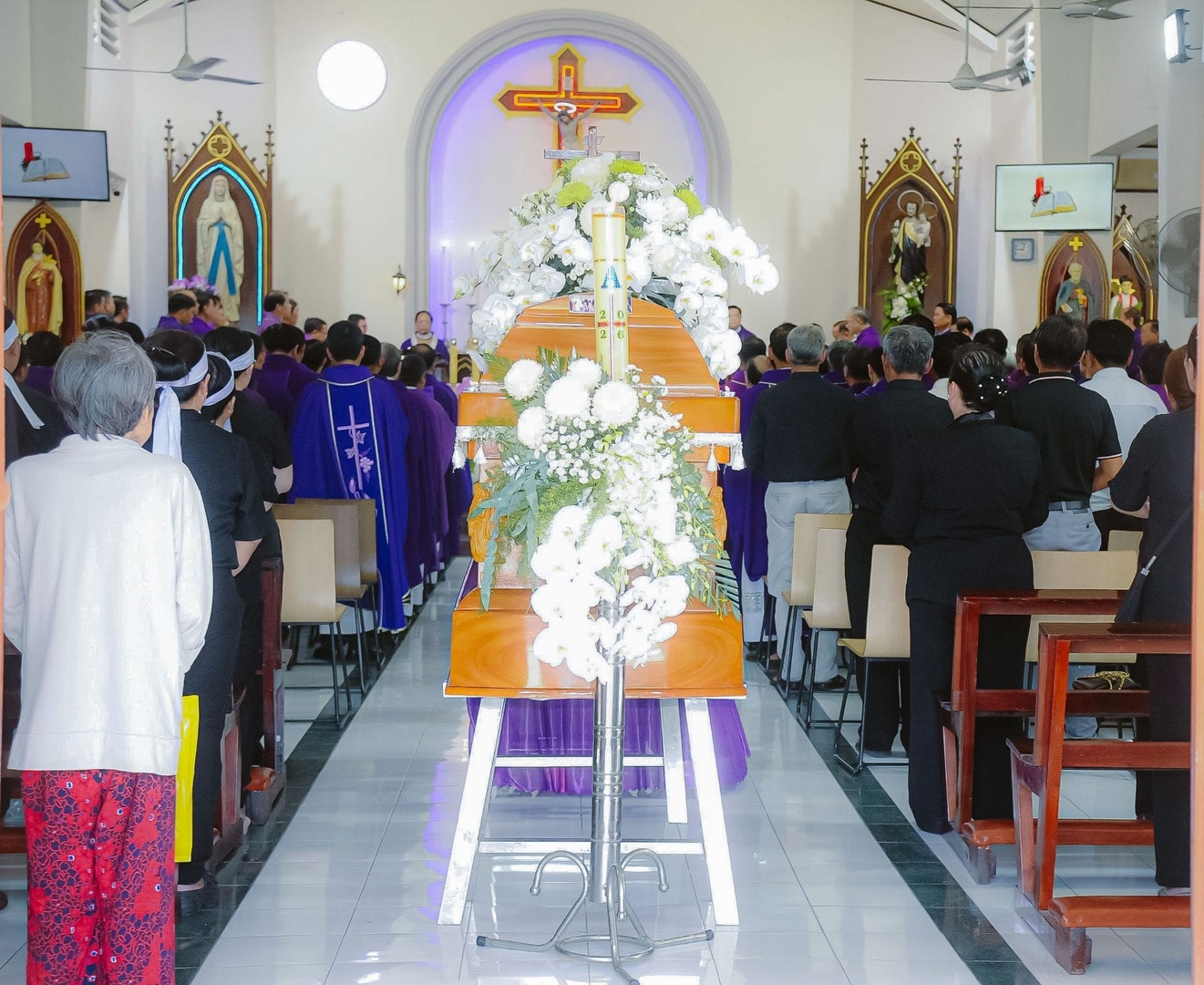 Thánh Lễ An Táng Bà Cố Maria Nguyễn Thị Châm Tại Giáo Xứ Bình Sơn