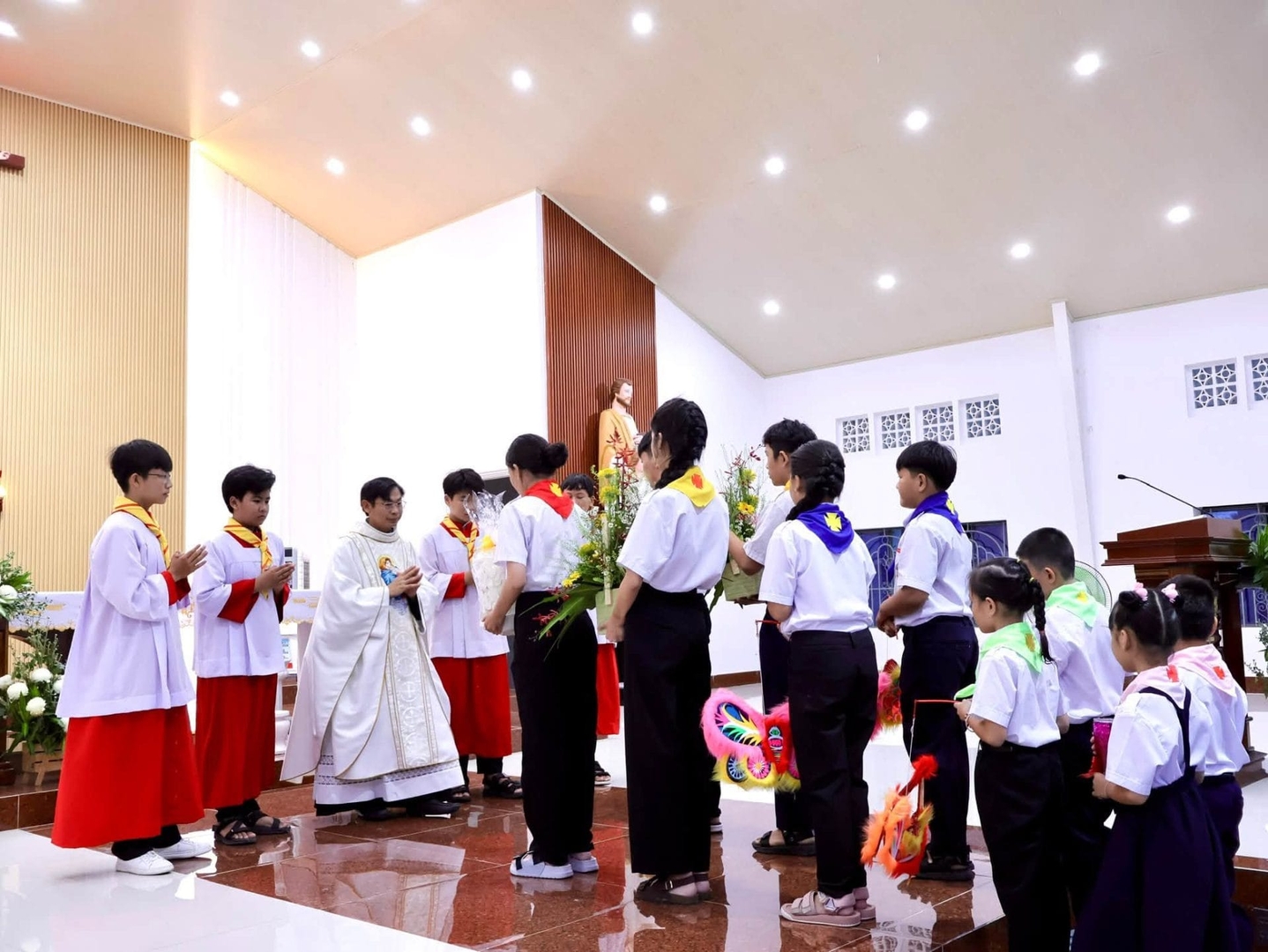 Giáo xứ Kiên Long vui Tết Trung Thu cùng Chúa Giêsu