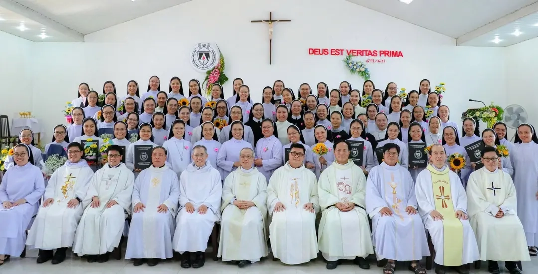 Học viện Liên dòng Thánh Tôma Aquinô - Thánh lễ mừng bổn mạng và trao bằng tốt nghiệp
