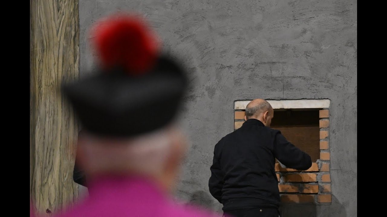 Nghi thức xây tường niêm kín Cửa Thánh Đền thờ Thánh Phêrô