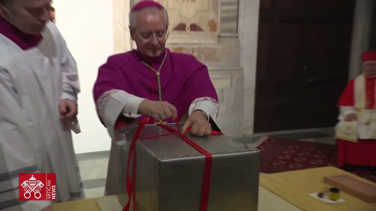 Niêm phong Cửa Thánh tại Vương cung thánh đường Đức Bà Cả (Santa Maria Maggiore)