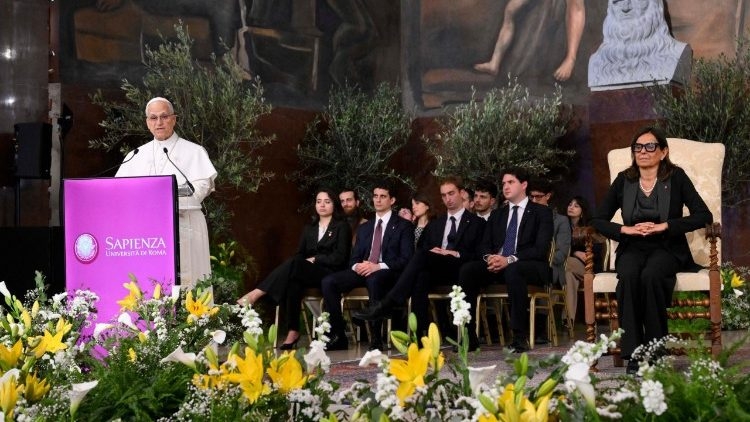 Đức Thánh Cha thăm đại học Sapienza: Giảng dạy là một hình thức bác ái
