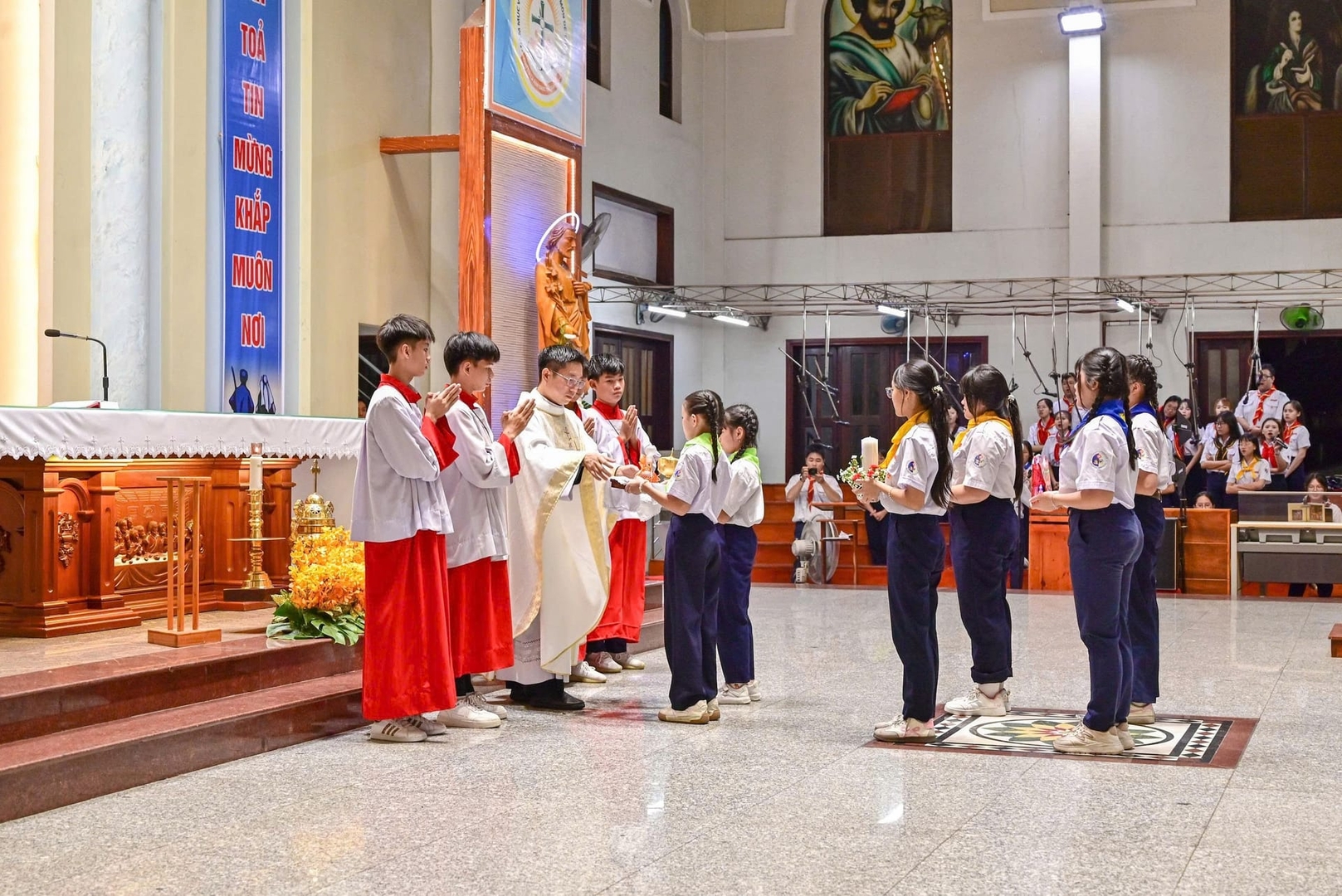 Giáo xứ An Phú cử hành Thánh lễ Tết Trung Thu cho thiếu nhi