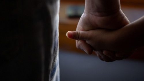 Đức Thánh Cha kêu gọi chăm sóc và bảo vệ trẻ em di cư