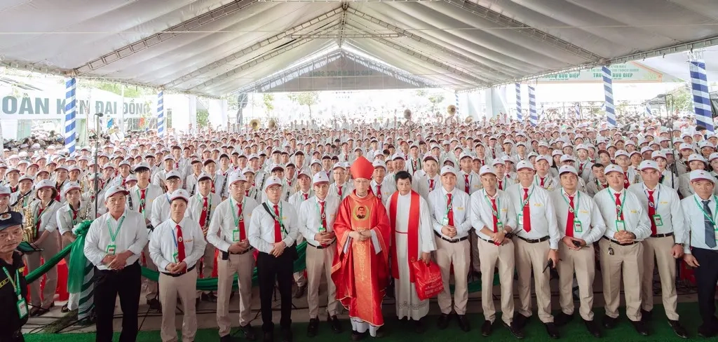 Tiếng kèn dâng Chúa trong Đại lễ tuyên phong Chân phước Cha Phanxicô Xaviê Trương Bửu Diệp