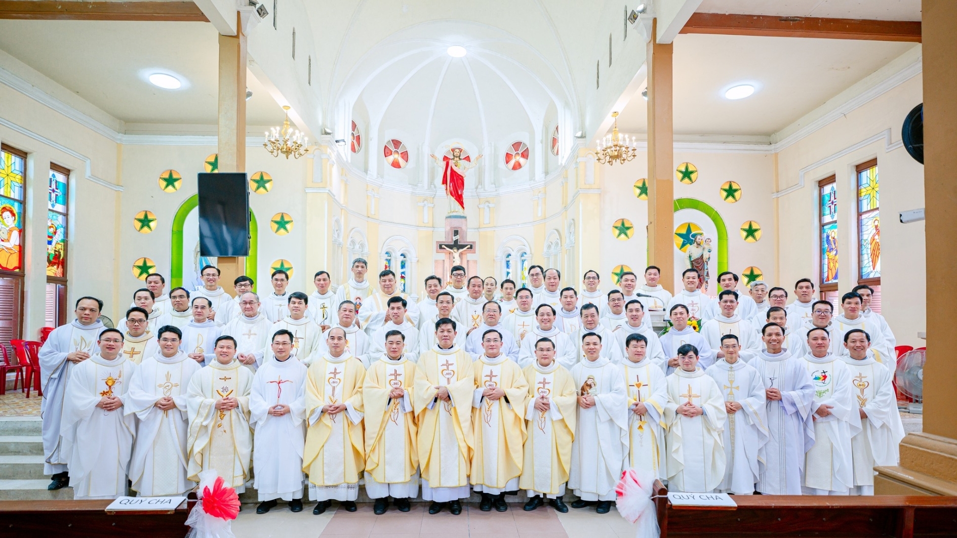 Thánh lễ Tạ ơn Hồng ân 05 năm Thánh chức Linh mục của quý Cha phó