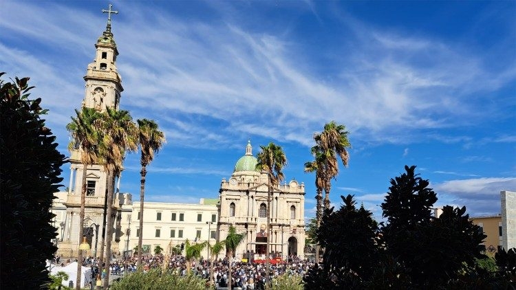 Pompei chuẩn bị đón Đức Thánh Cha nhân kỷ niệm một năm ngài được chọn làm Giáo hoàng