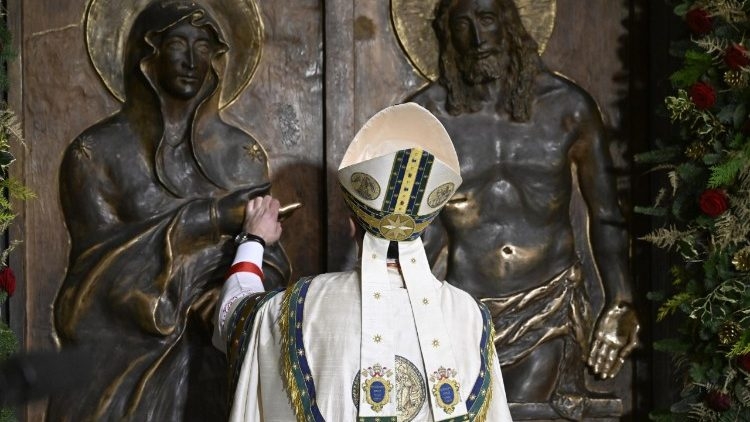 Mề đay kỷ niệm sự kiện đóng Cửa Thánh Đền thờ Đức Bà Cả